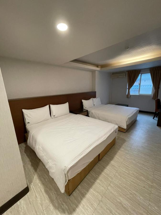 苓旅-站前 Lin Inn Tms Taipei Extérieur photo