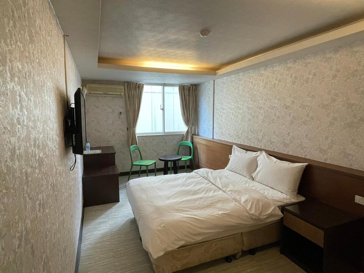 苓旅-站前 Lin Inn Tms Taipei Extérieur photo