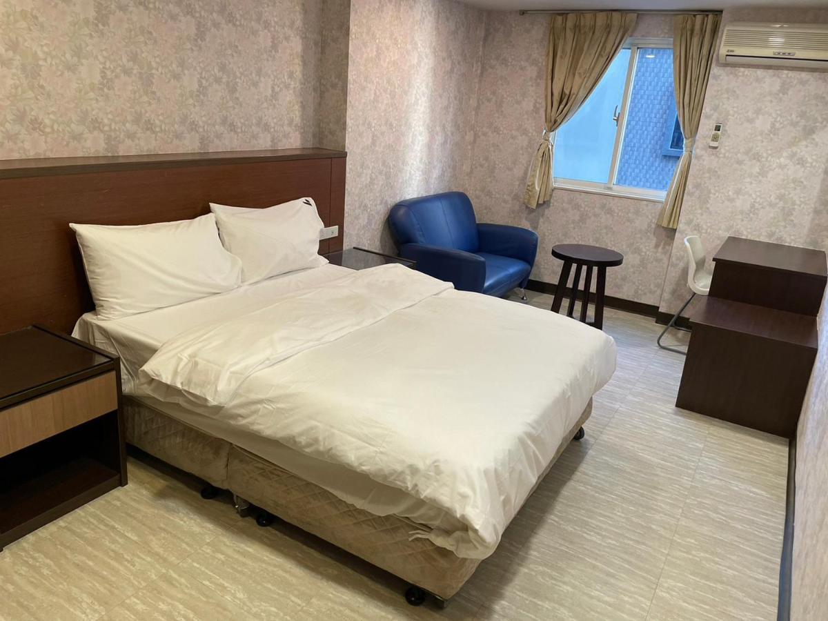 苓旅-站前 Lin Inn Tms Taipei Extérieur photo
